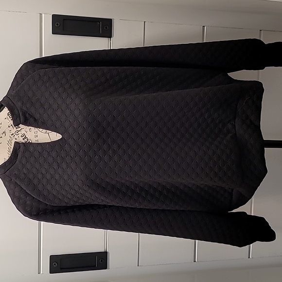 Quilted Notched V Neck Top - Picture 1 of 7